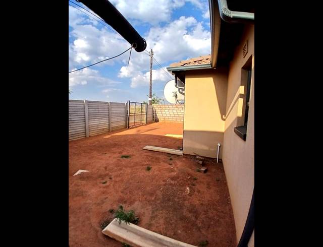 3 BEDROOM HOUSE FOR SALE IN PROTEA GLEN